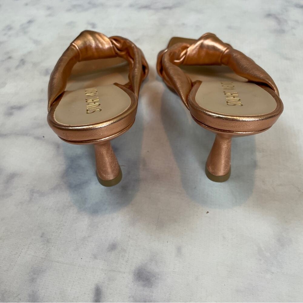 Stuart Weitzman Playa Metallic Knot Sandals Kitten Heel Mules Sz 7 - Picture 4 of 11